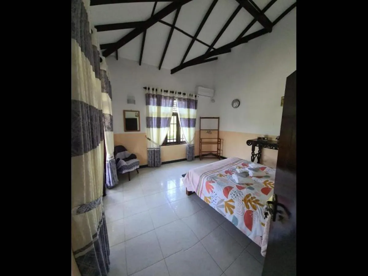 Πανσιόν Room In Bb - Ja-Elas French Touch 5 Νεγκόμπο Σρι Λάνκα